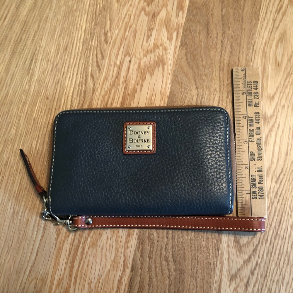 Dooney & Bourke Large Zip Wallet